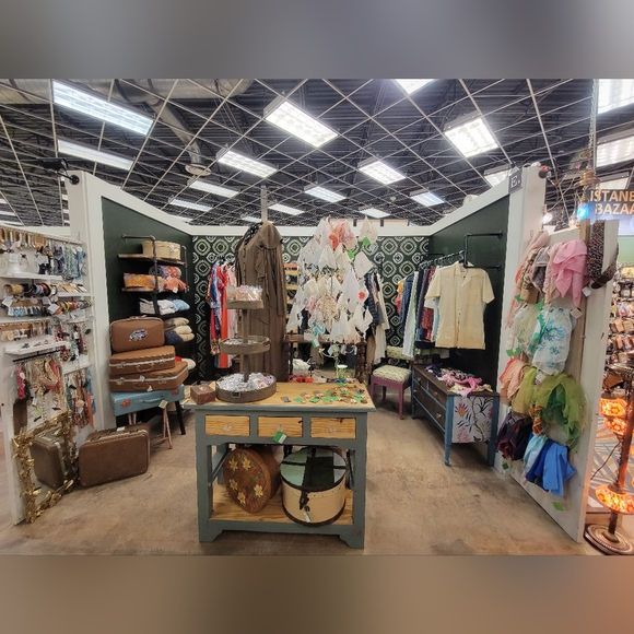 Meet your Posher, Jenn - Picture 9 of 16